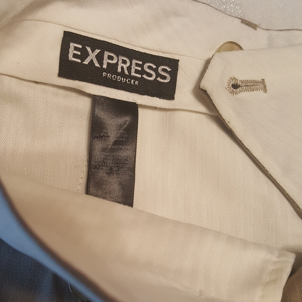 Express - Picture 3 of 4
